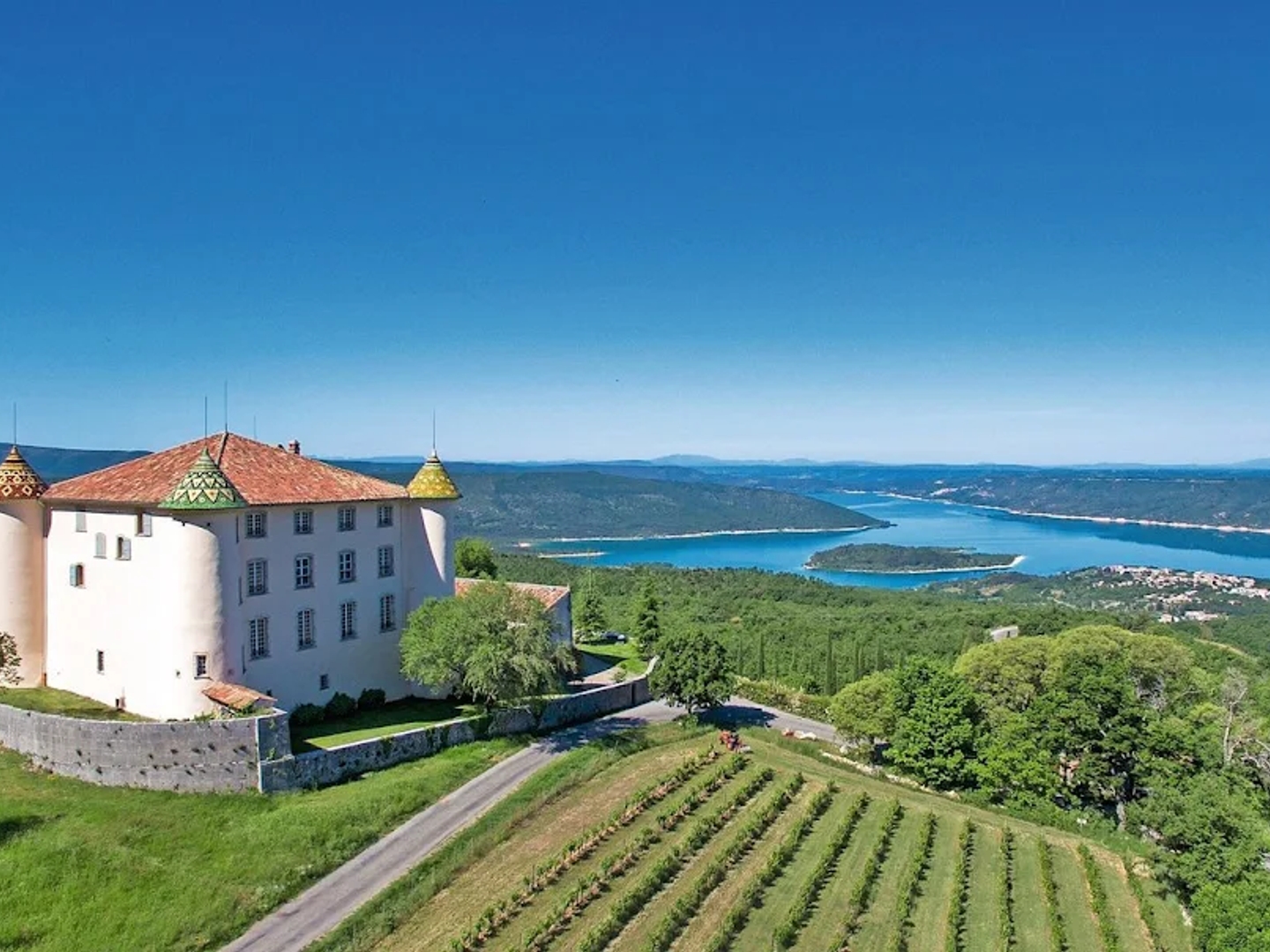 Château 35 pièces 1039 m²