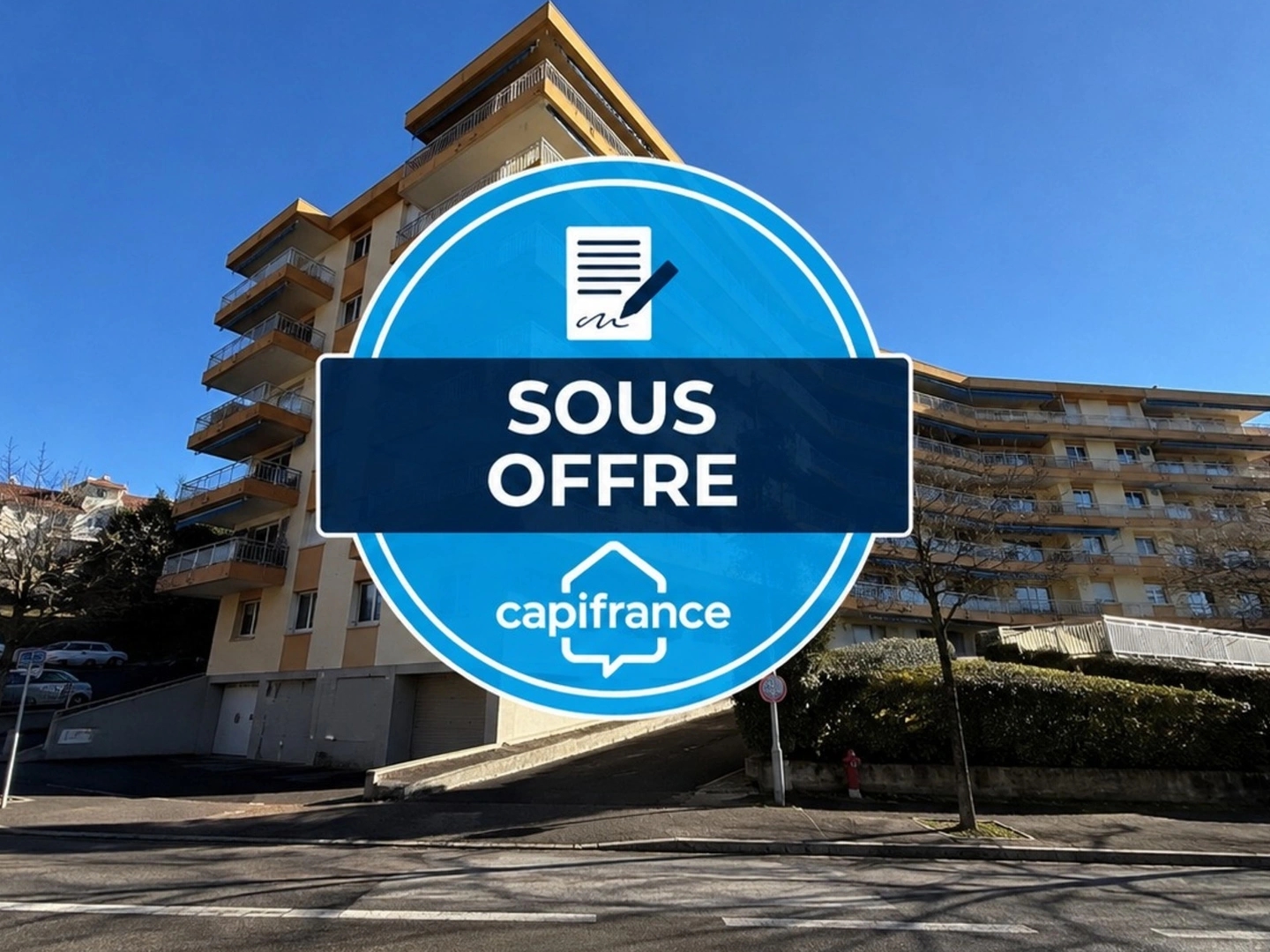 Local professionnel 4 pièces 75 m²