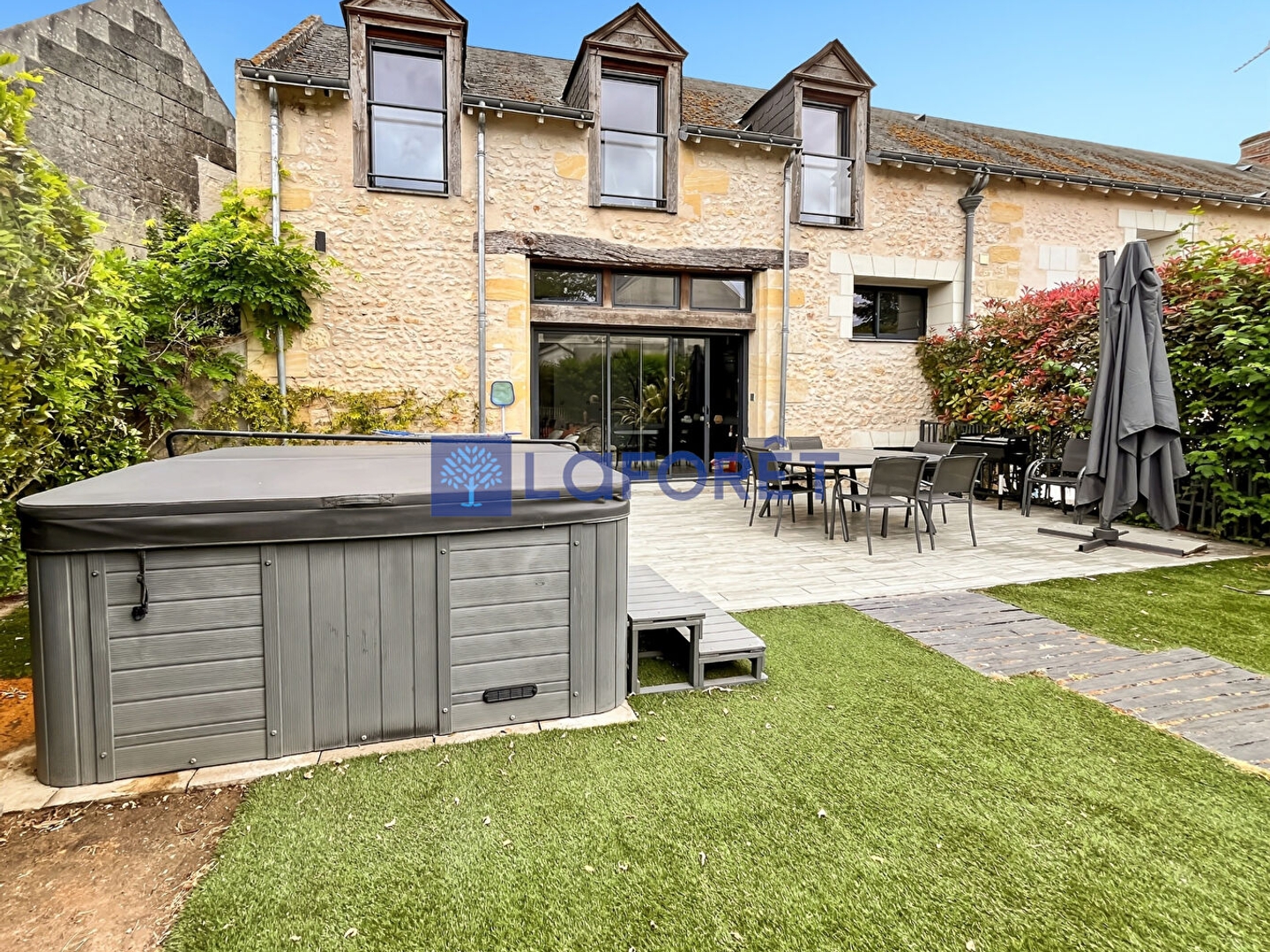 Maison 10 pièces 290 m²