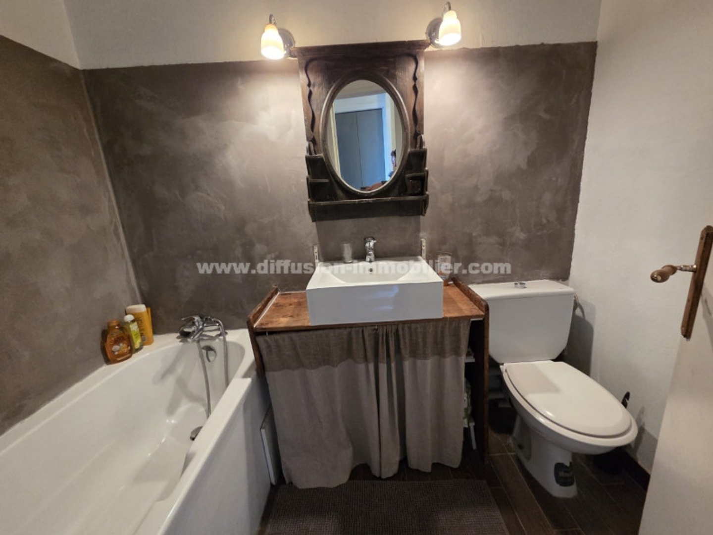 Appartement à vendre - 1 pièce - 24m2 - Enchastrayes (04400)