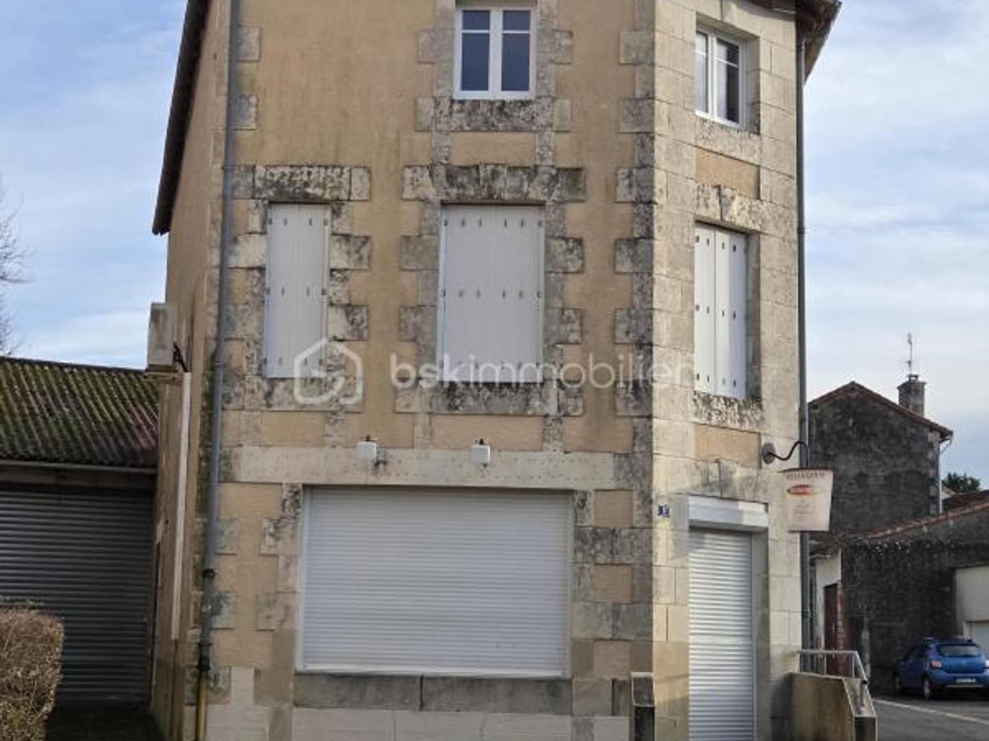 Opportunité exceptionnelle au coeur de Saint-Secondin Immeuble mixte commerce & habitation