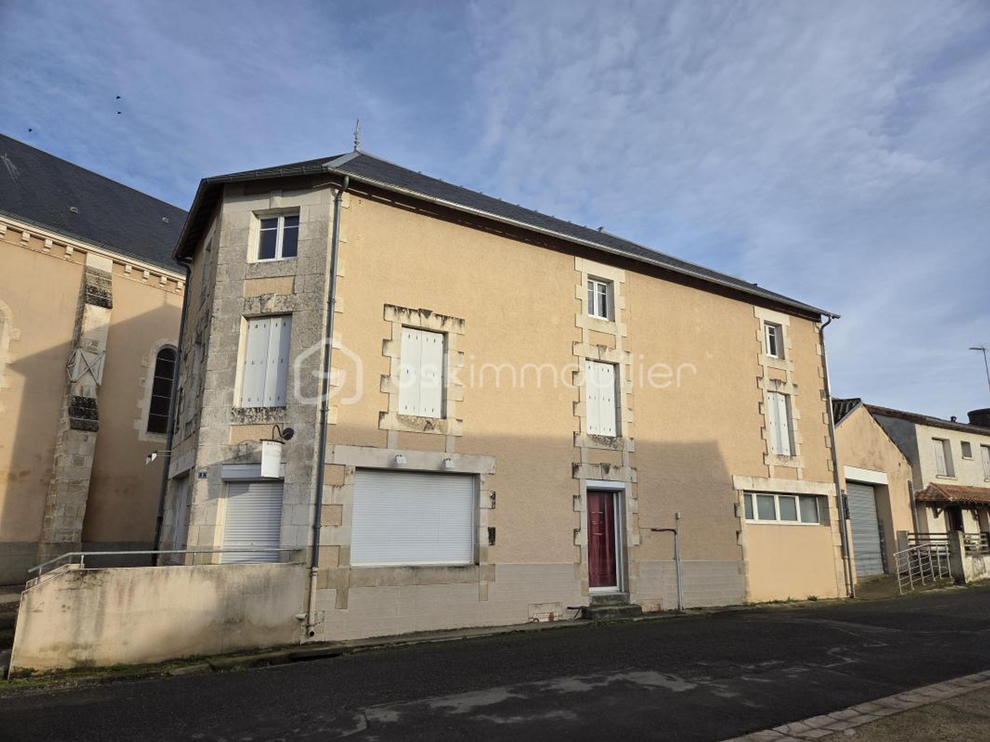 Immeuble à vendre - 6 pièces - 230m2 - Saint-Secondin (86350)