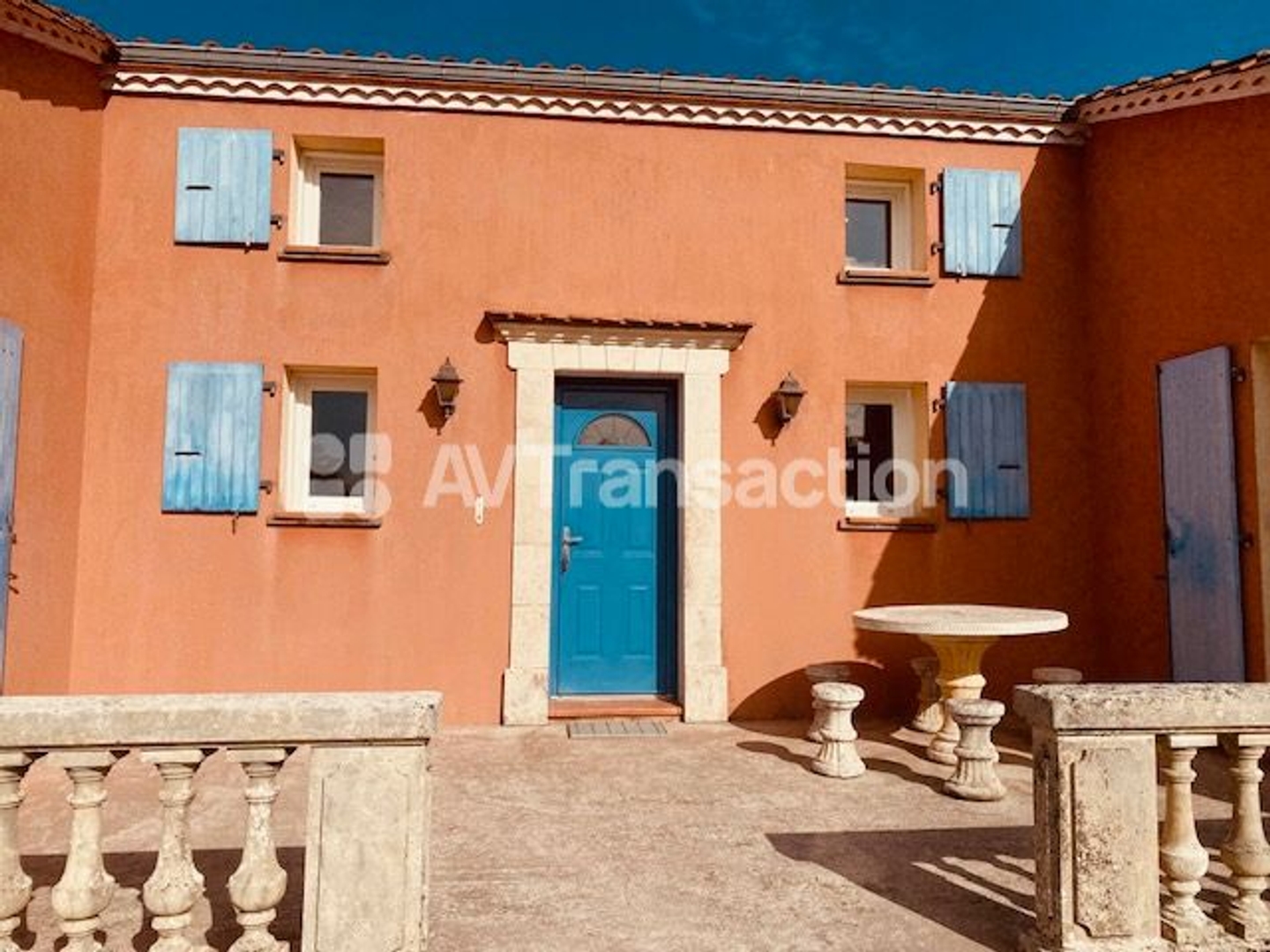 Maison à vendre - 8 pièces - 215m2 - Ladiville (16120)
