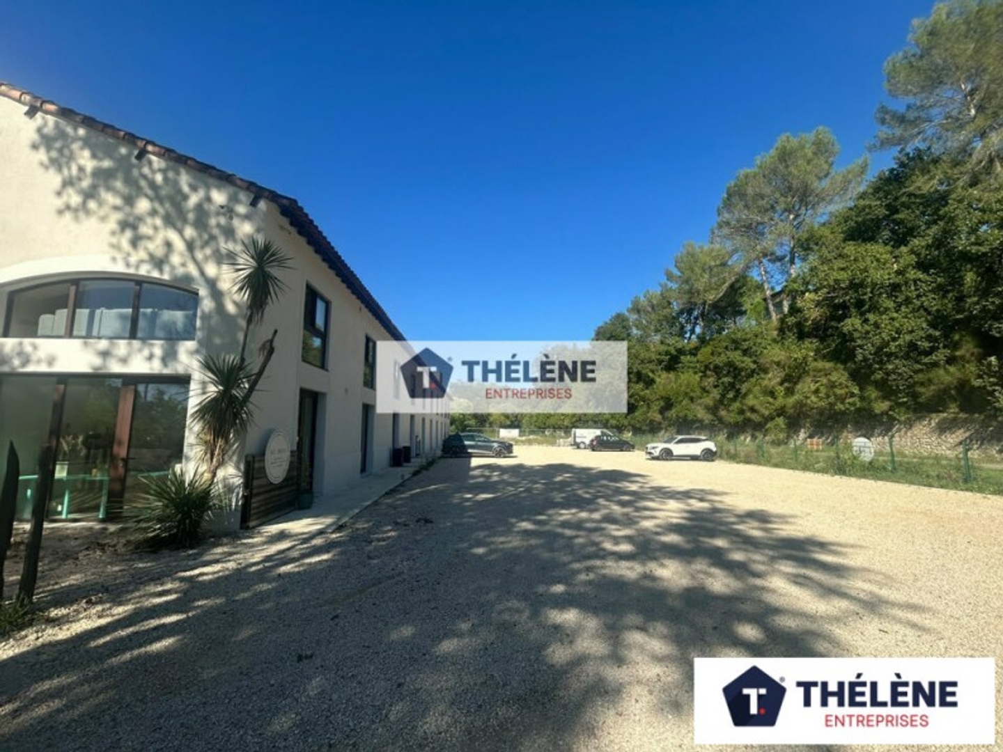 Locaux à vendre - 550m2 - Sommières (30250)