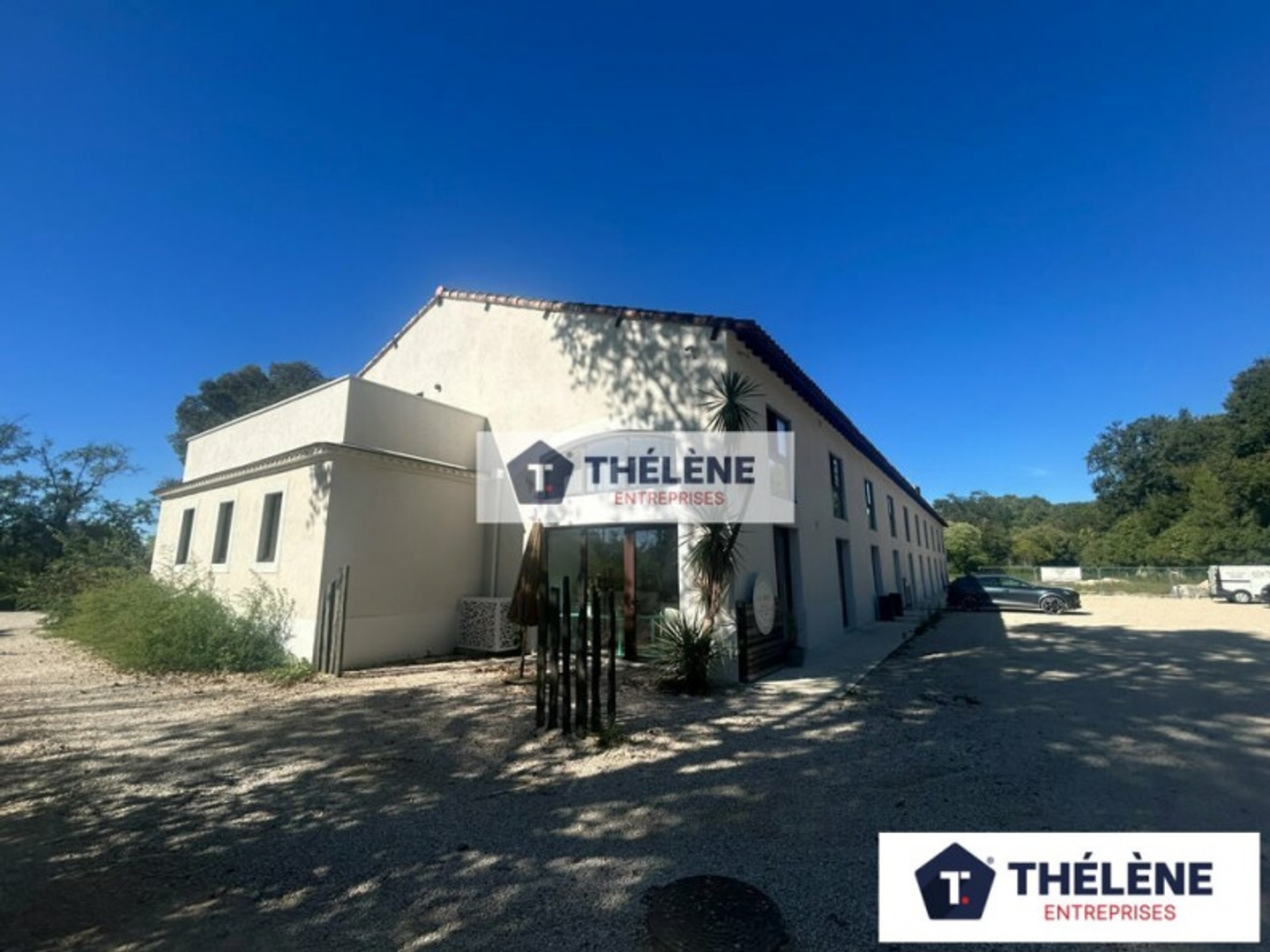 Locaux à vendre - 550m2 - Sommières (30250)
