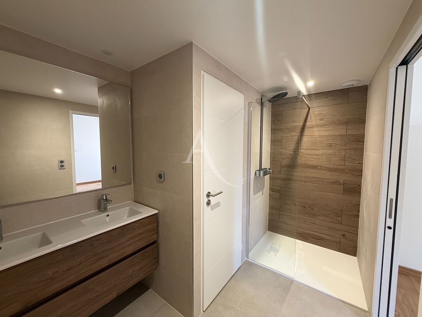 Appartement à vendre - 4 pièces - 130m2 - Bourg-En-Bresse (01000)