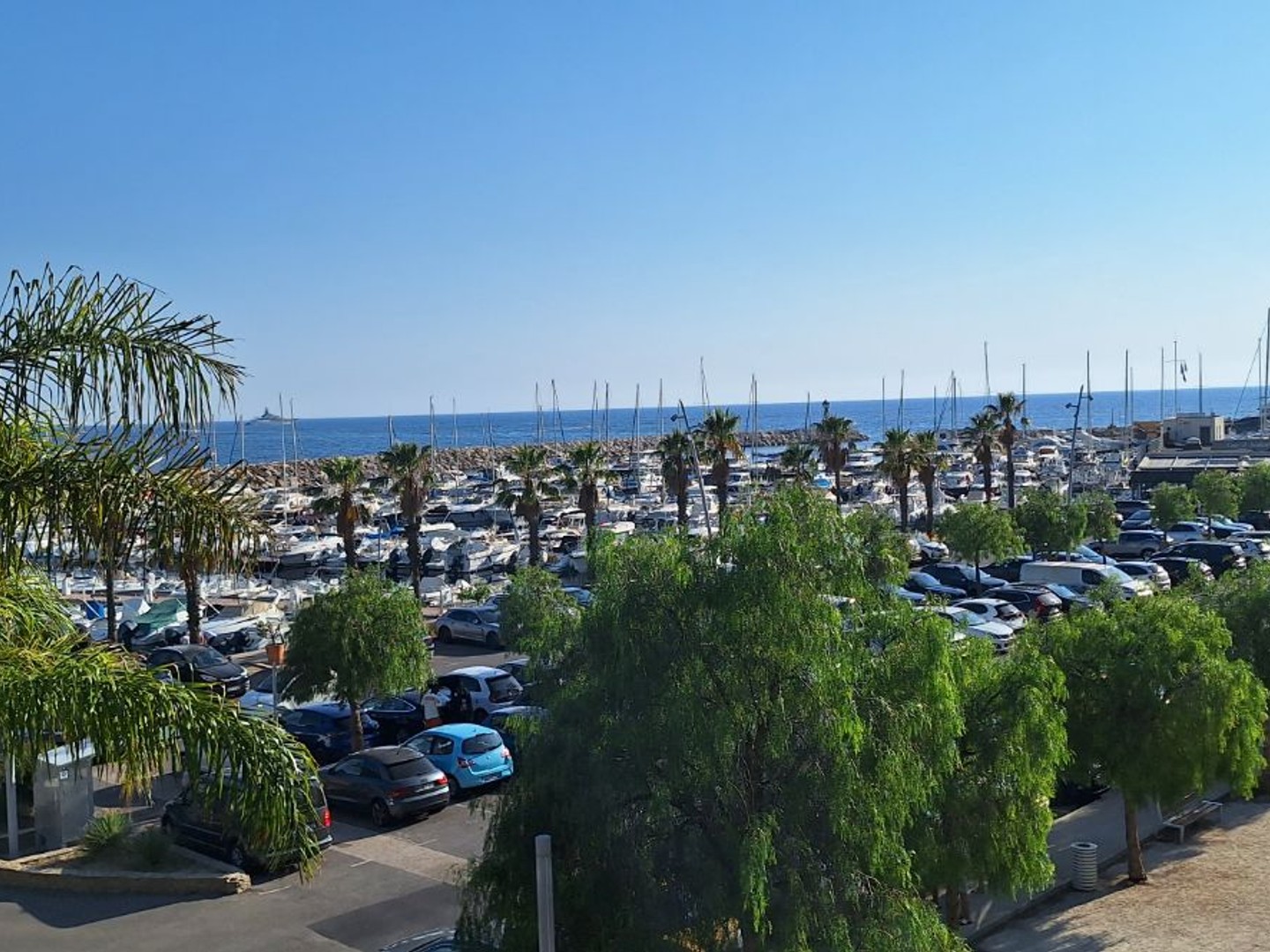 Rare à la vente appartement type 3 en front de mer
