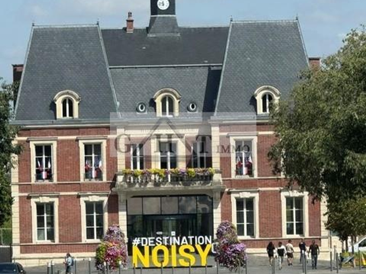 À VENDRE - BUREAUX 250 m² - NOISY-LE-GRAND CENTRE