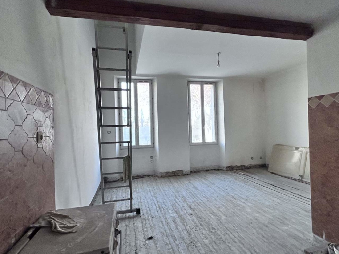 Maison A RENOVER : 1 studio + 1 T2 + 1 T3