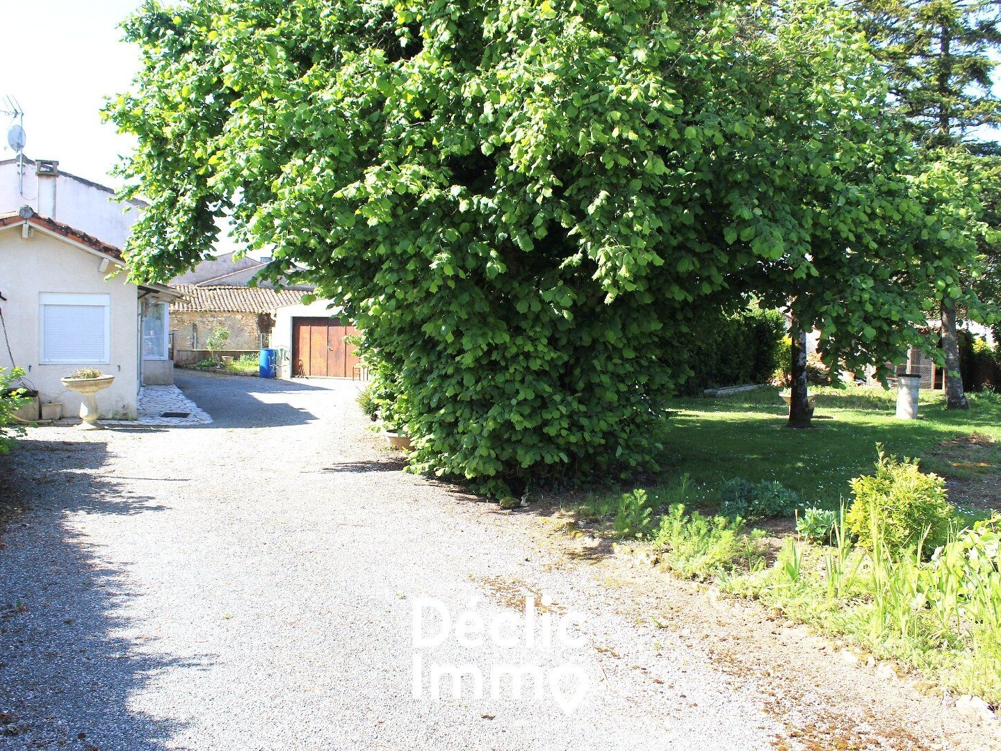 Immeuble à vendre - 6 pièces - 162m2 - Échillais (17620)