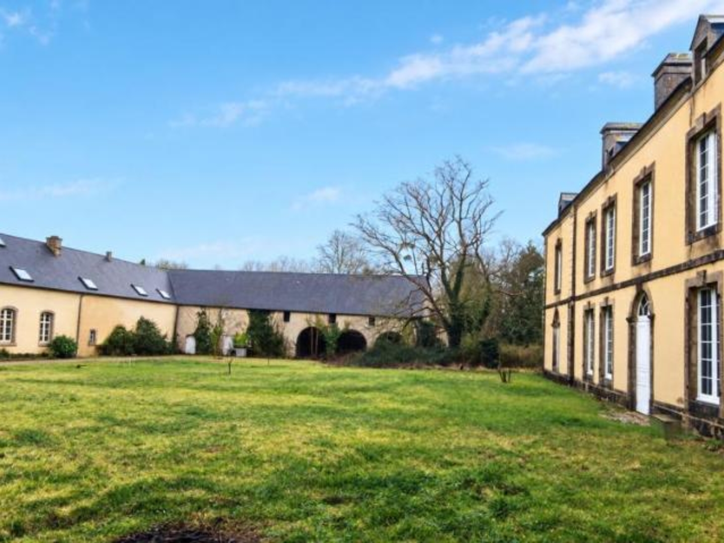 Maison à vendre - 610m2 - Sainte-Mère-Église (50480)