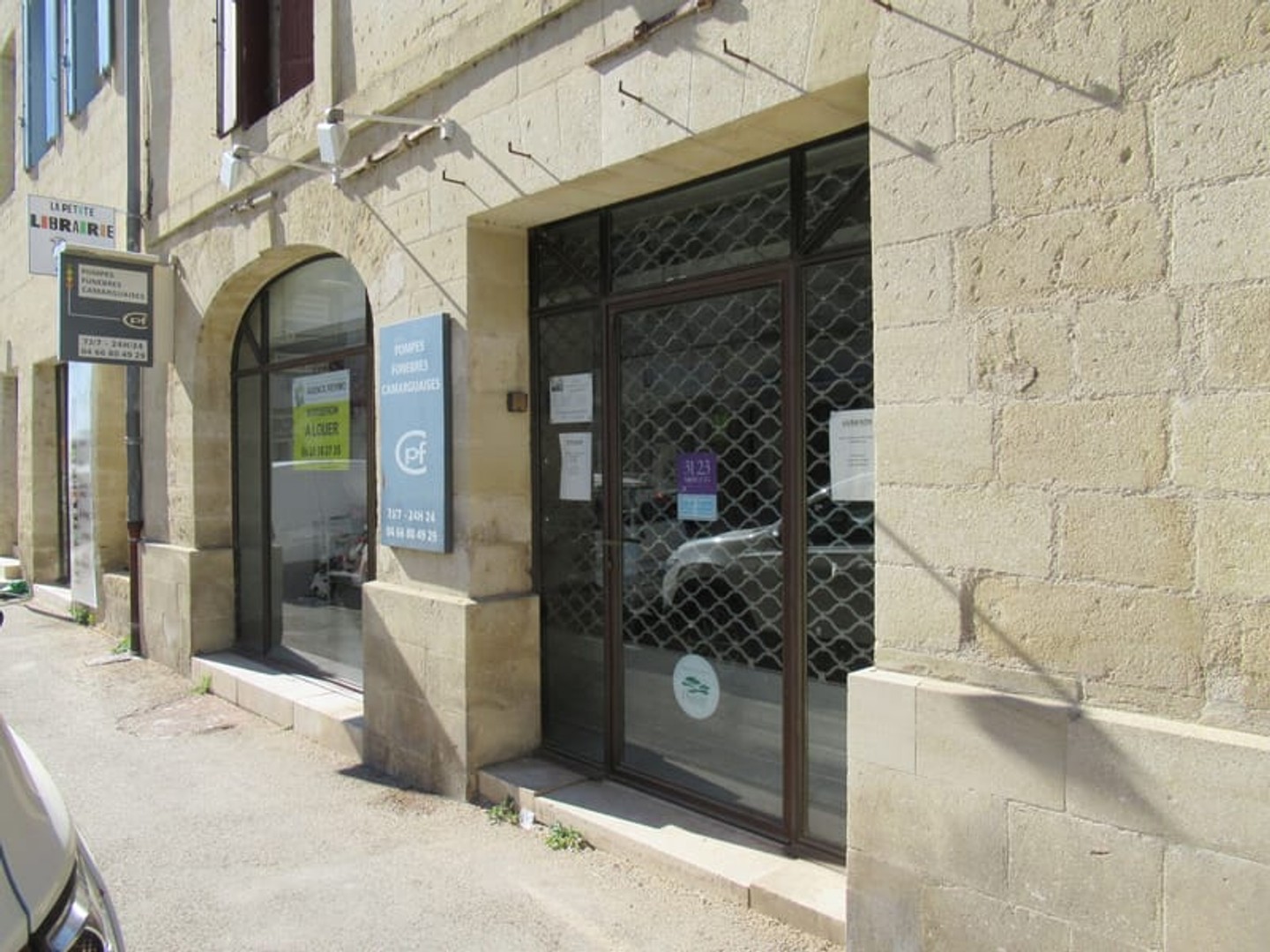 DANS RUE PRINCIPALE DE SOMMIERES!