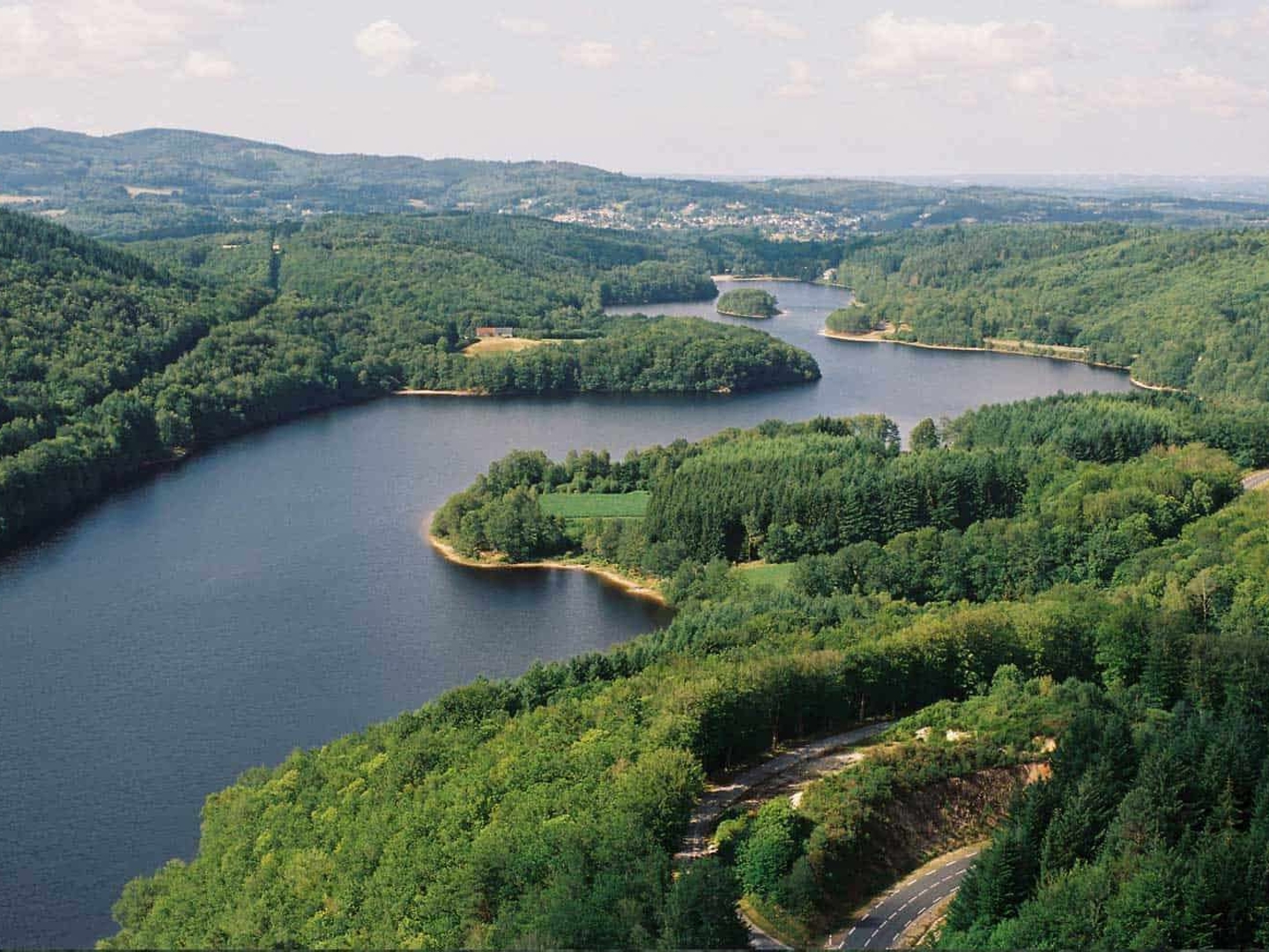 Zone touristique à vendre de 12 000m² en Corrèze