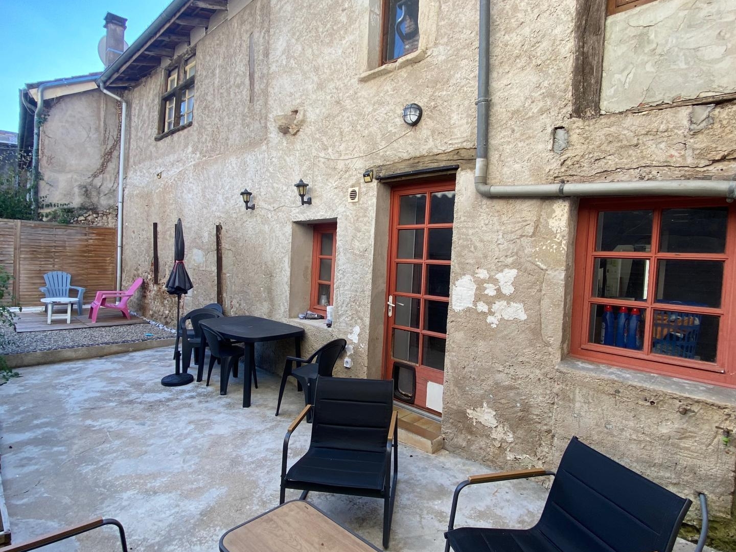 Maison de Ville avec extérieur