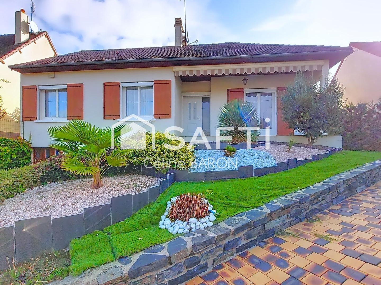 Maison T5 sur sous-sol total avec jardin paysager