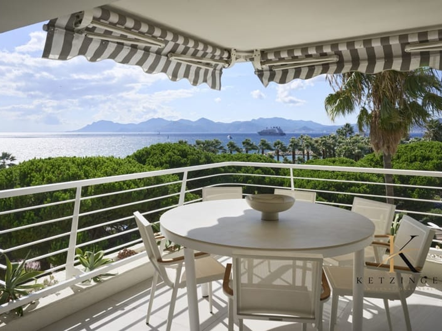 Appartement à vendre - 4 pièces - 108m2 - Cannes (06400)