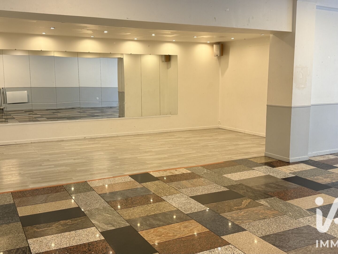 Magasin à vendre - 1 pièce - 100m2 - Garancières (78890)