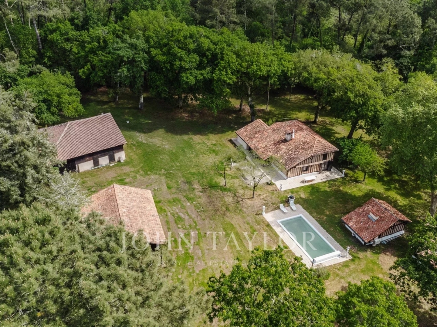 Maison à vendre - 11 pièces - 560m2 - Gourbera (40990)