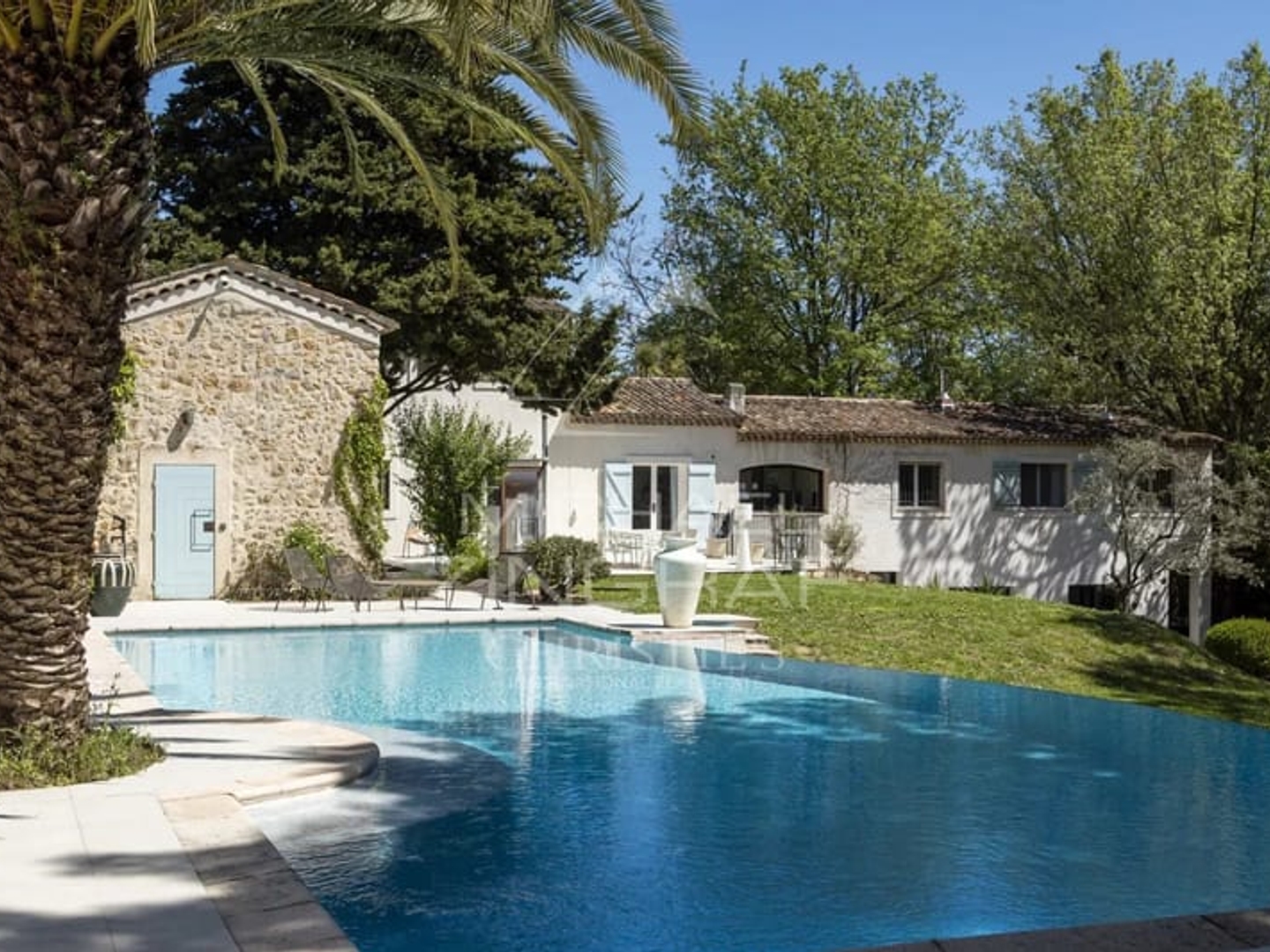 Maison à vendre - 438m2 - Valbonne (06560)