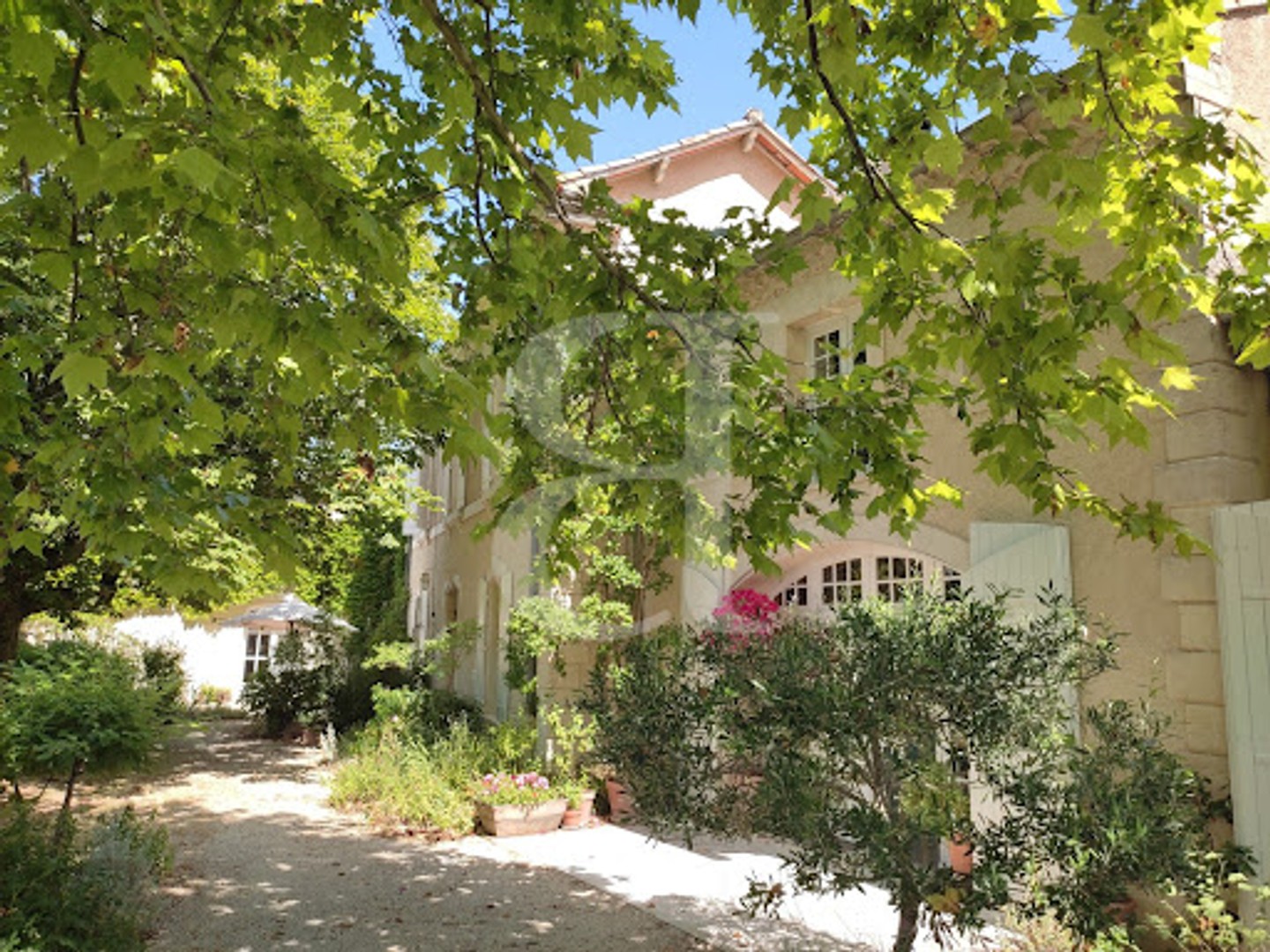 Maison 11 pièces 298 m²