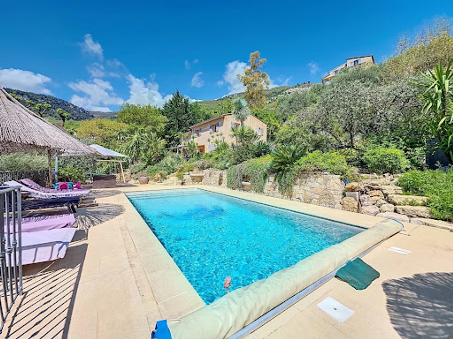 Maison à vendre - 6 pièces - 166m2 - Le Bar-Sur-Loup (06620)