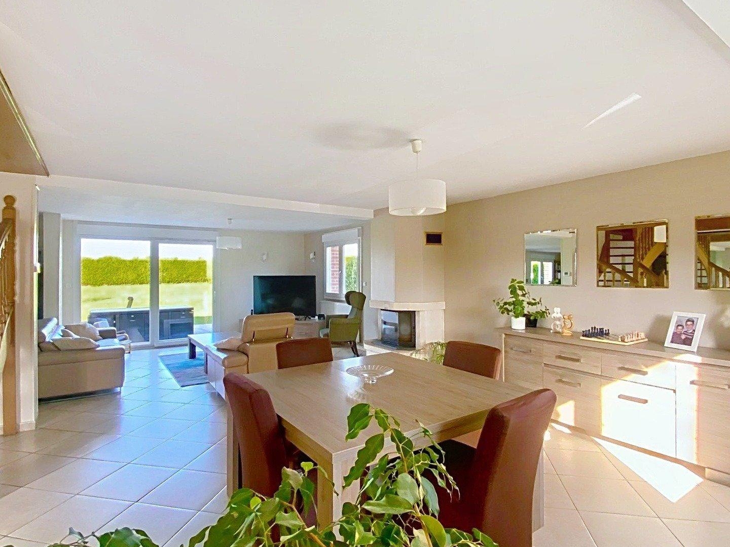 Maison à vendre - 6 pièces - 143m2 - Sebourg (59990)