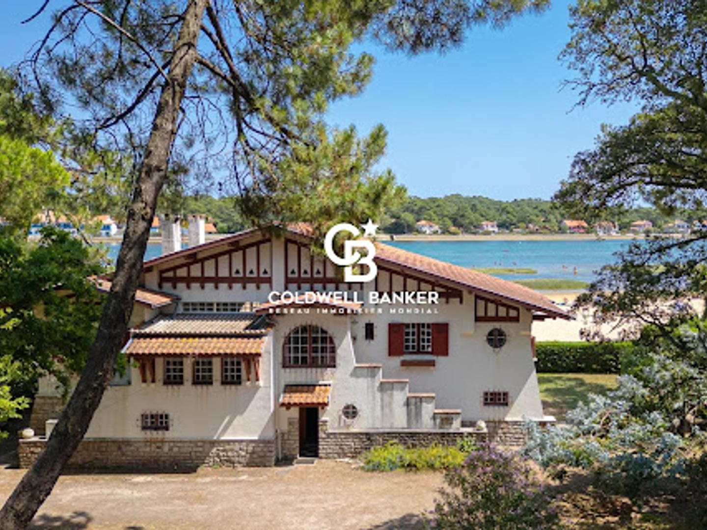 Villa 8 pièces 280 m²