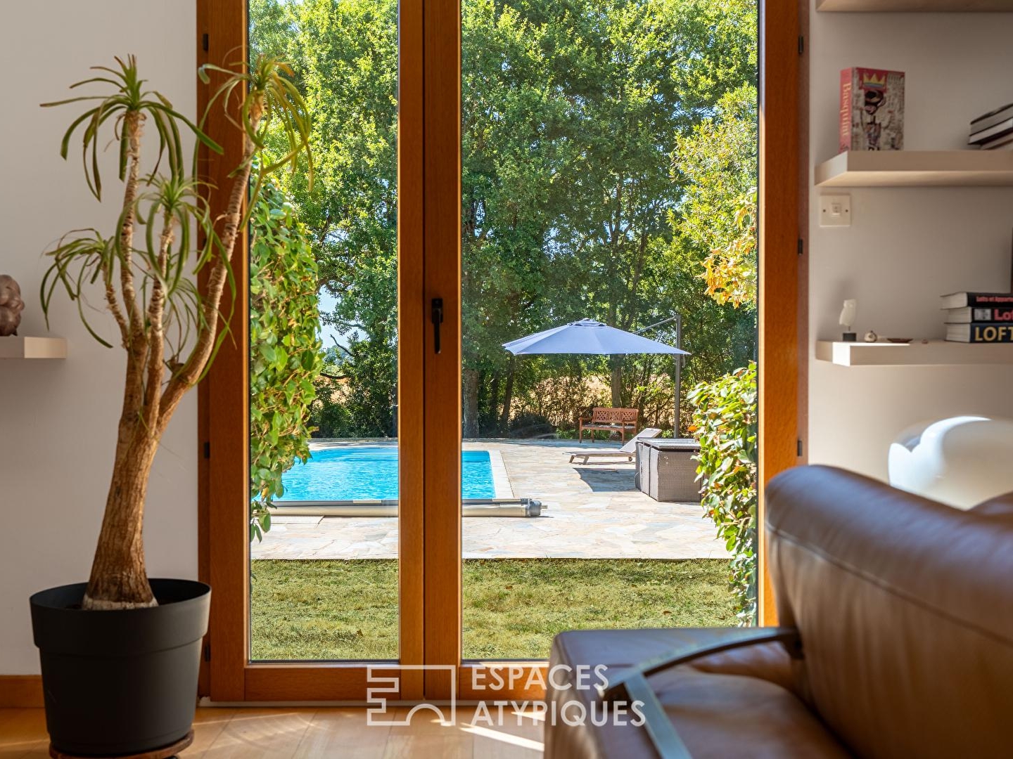 Maison familiale, son jardin arboré et sa piscine - Saint Etienne de Montluc