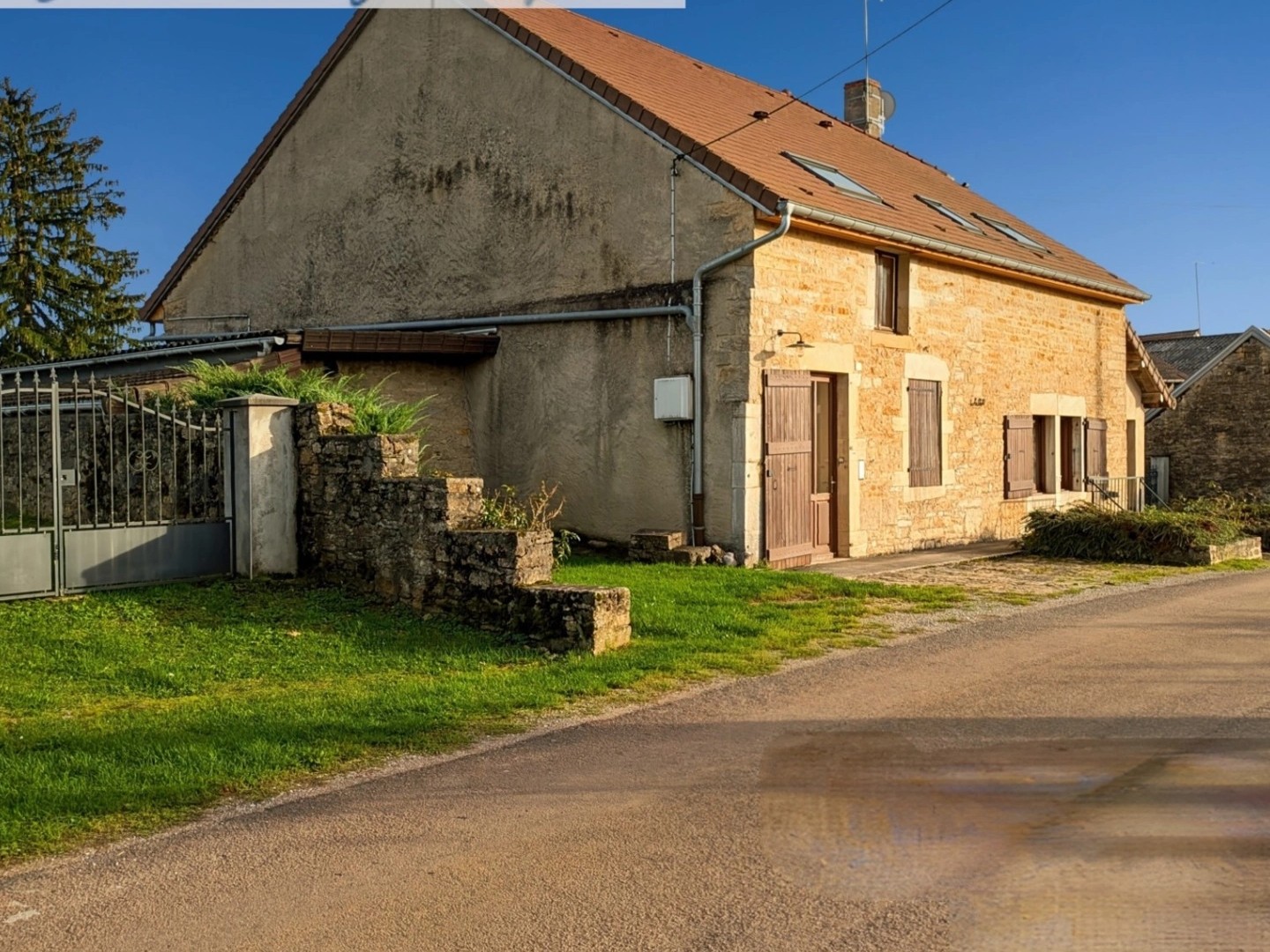 Maison 6 pièces 242 m²