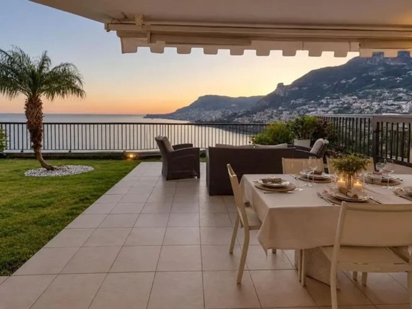 Appartement à vendre - 3 pièces - 85m2 - Roquebrune-Cap-Ma... (06190)