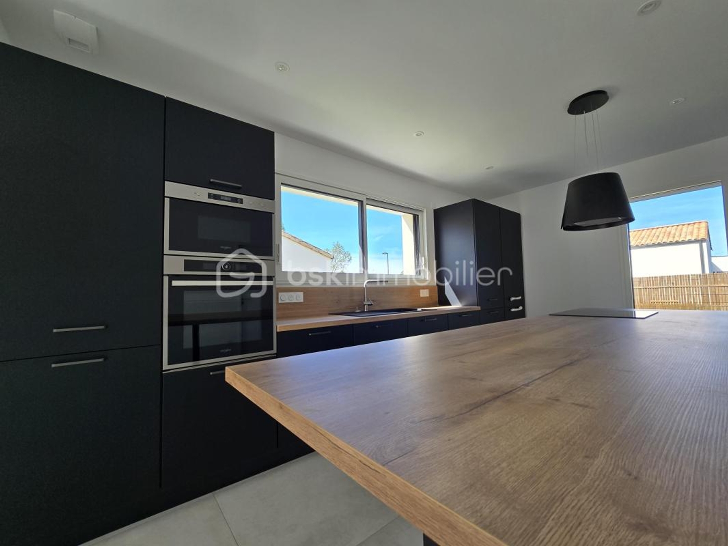 Maison à vendre - 4 pièces - 111m2 - Saint-Hilaire-La-... (85440)