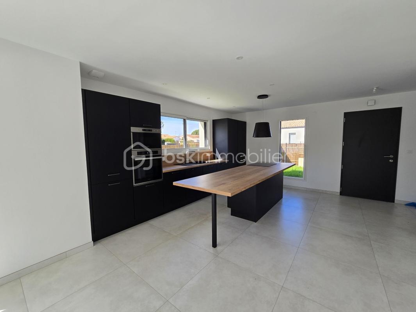 Maison à vendre - 4 pièces - 111m2 - Saint-Hilaire-La-... (85440)