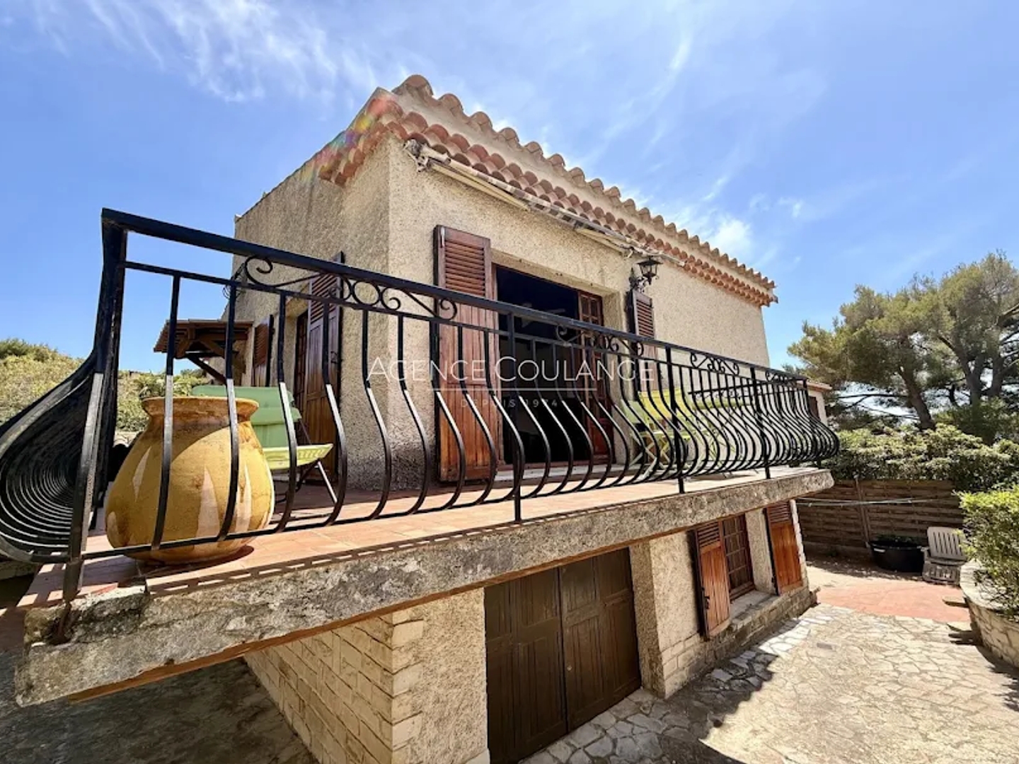 Maison à vendre - 161m2 - Saint-Cyr-Sur-Mer (83270)