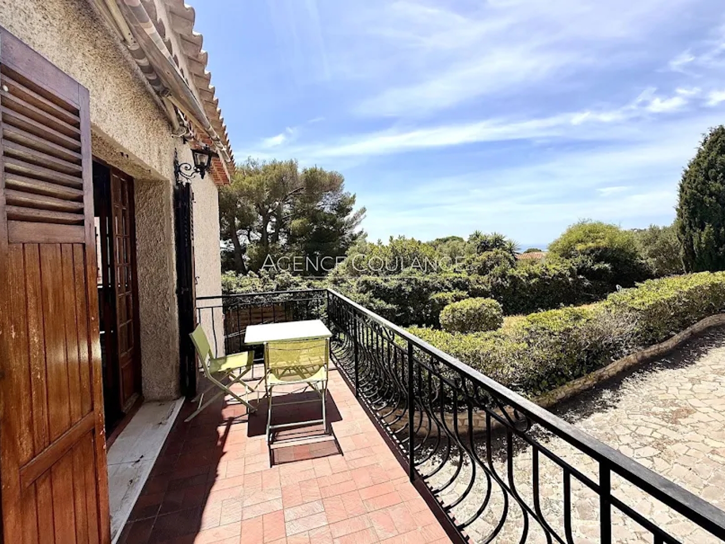 Maison à vendre - 161m2 - Saint-Cyr-Sur-Mer (83270)