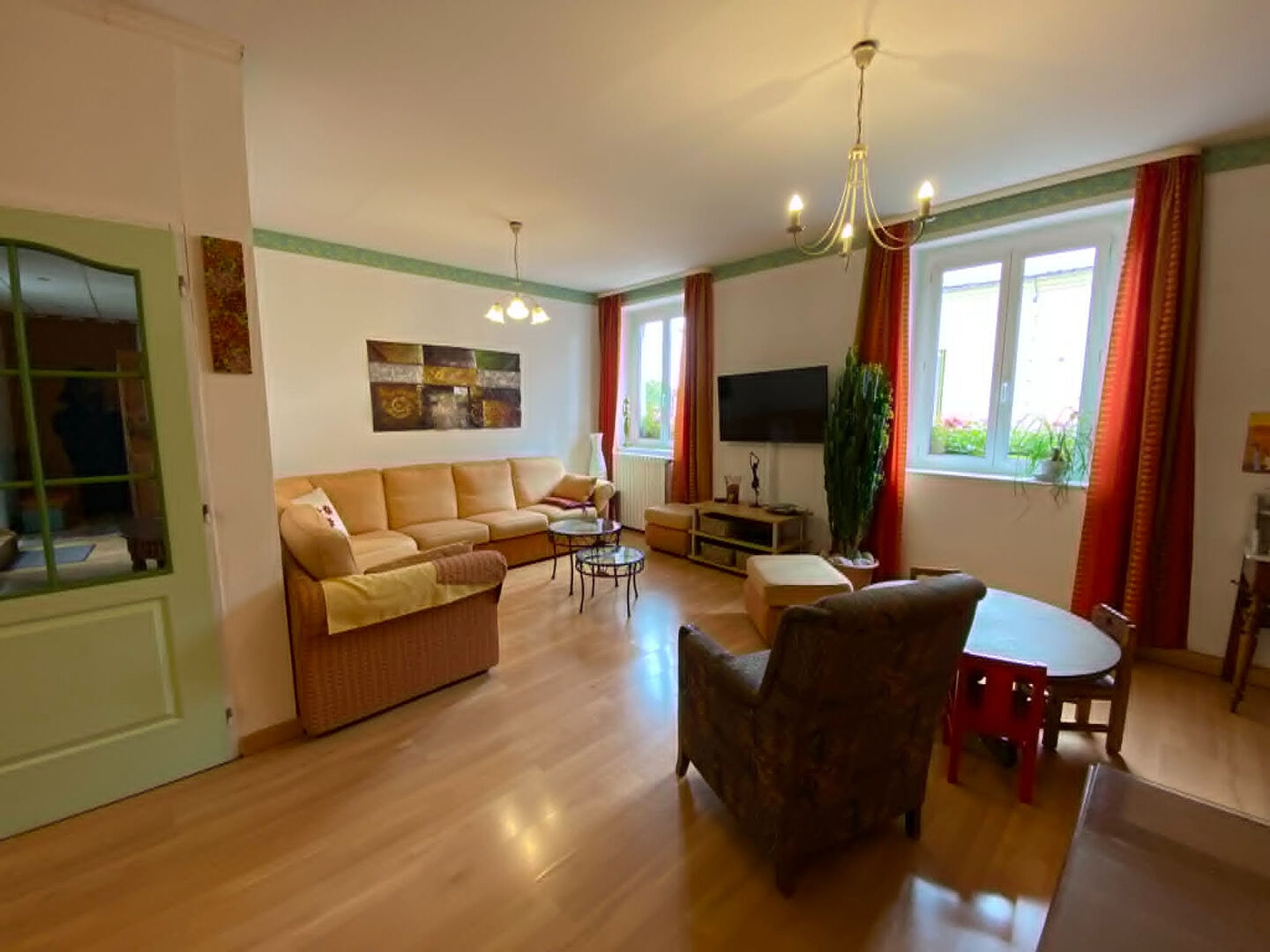 Immeuble à vendre - 10 pièces - 400m2 - Bourbonne-Les-Bains (52400)
