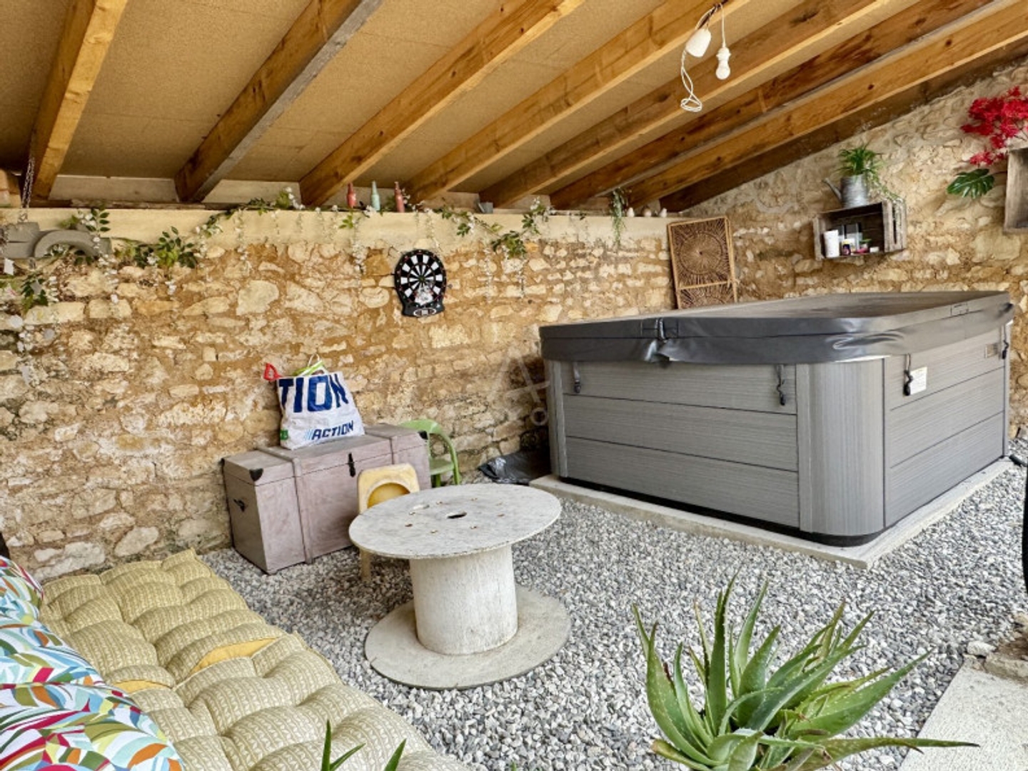 Maison à vendre - 8 pièces - 167m2 - Touvre (16600)