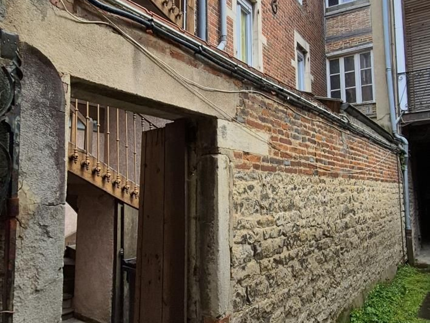 Immeuble à vendre - 370m2 - Louhans (71500)