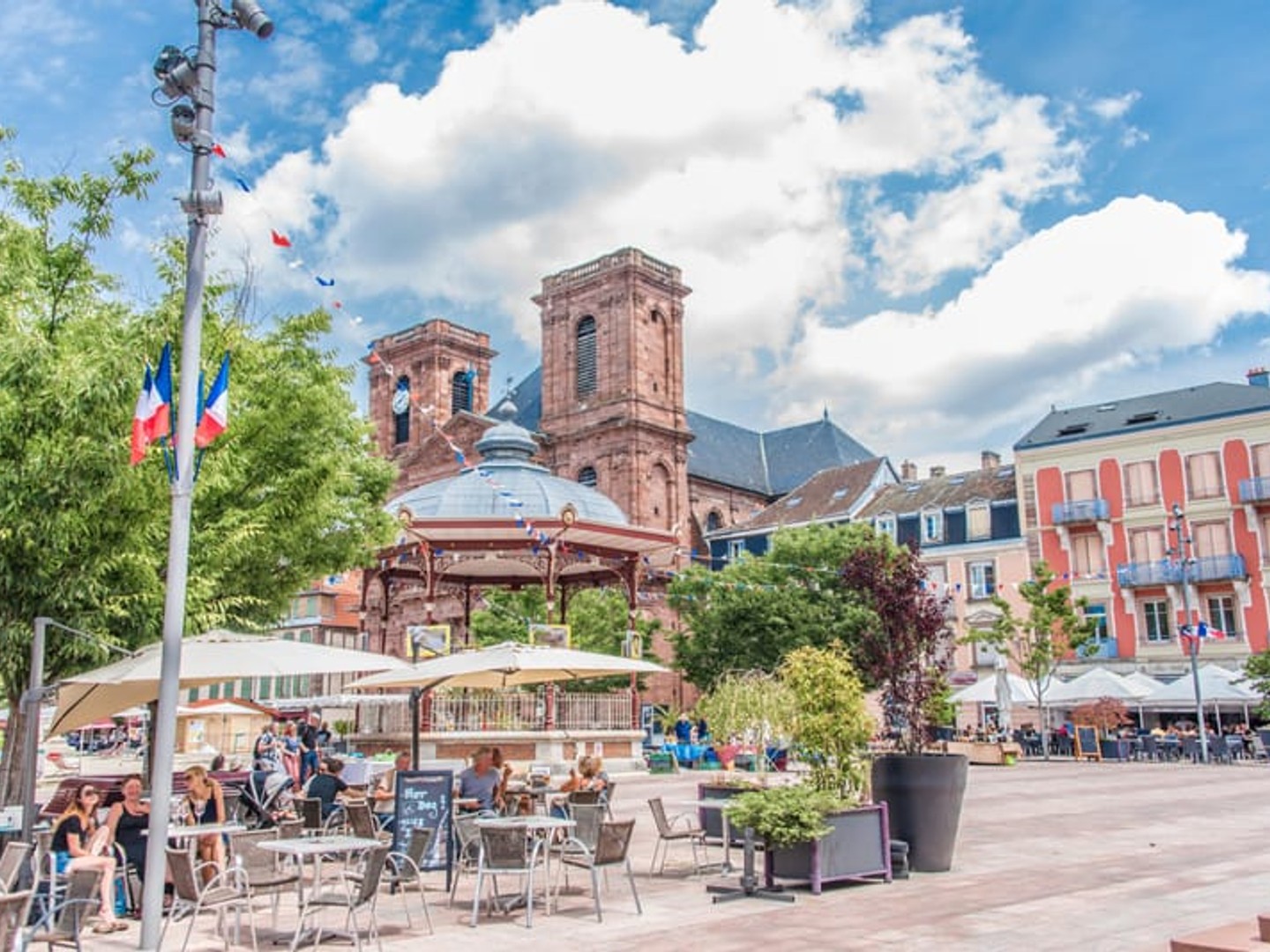 MURS COMMERCIAUX LOUÉ E PLEIN CENTRE DE LA VIEILLE VILLE DE BELFORT