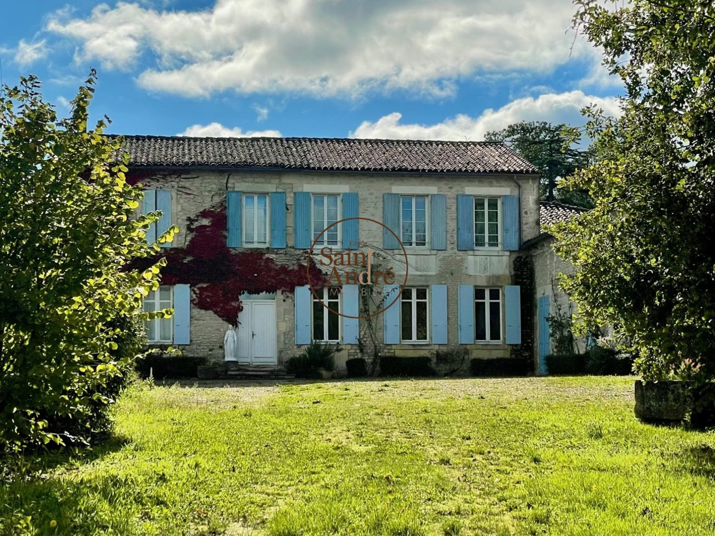 A 5 min de Cognac, demeure de XIXème siècle