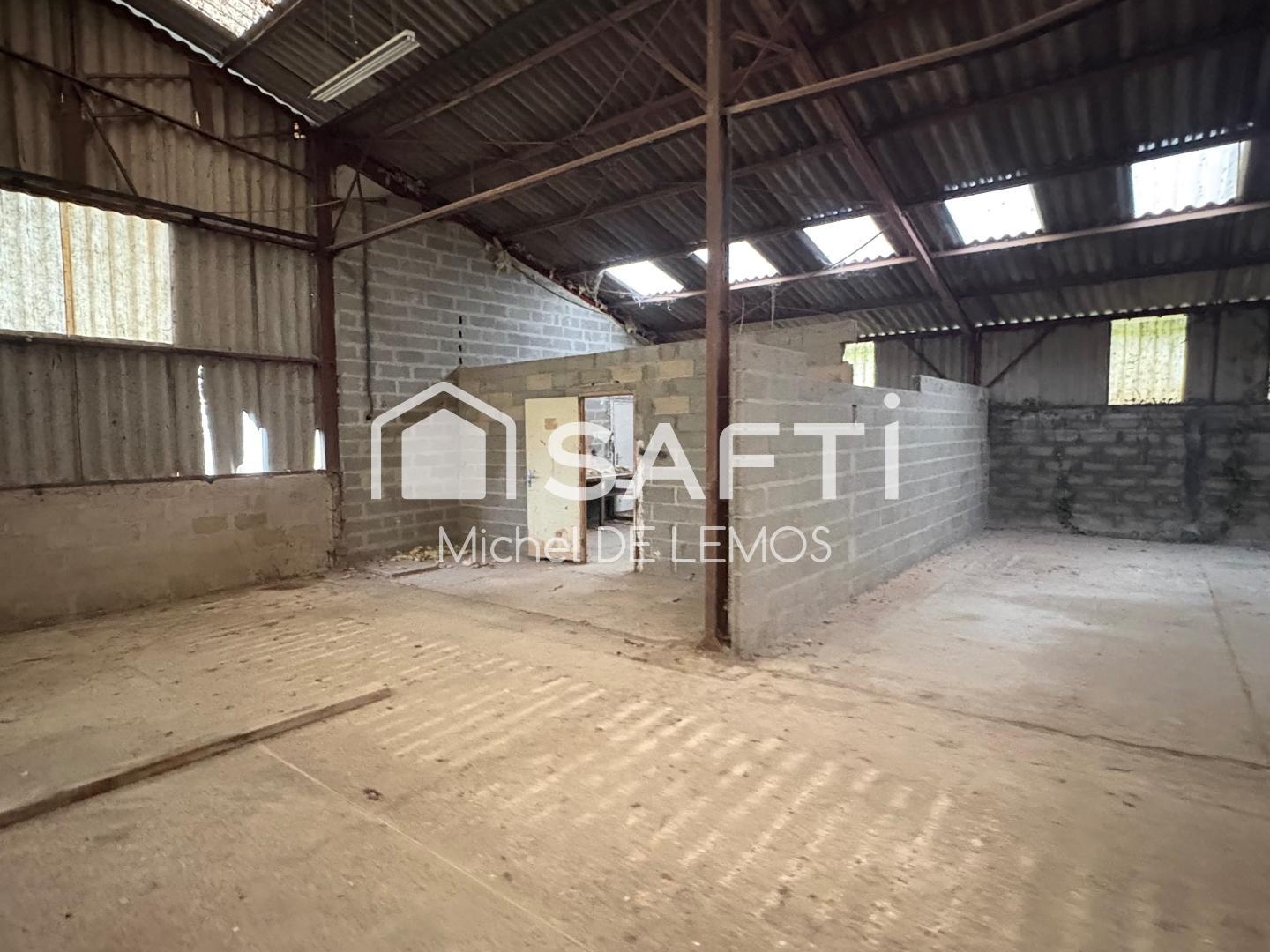 Locaux à vendre - 1 pièce - 450m2 - Mézières-Sur-Seine (78970)