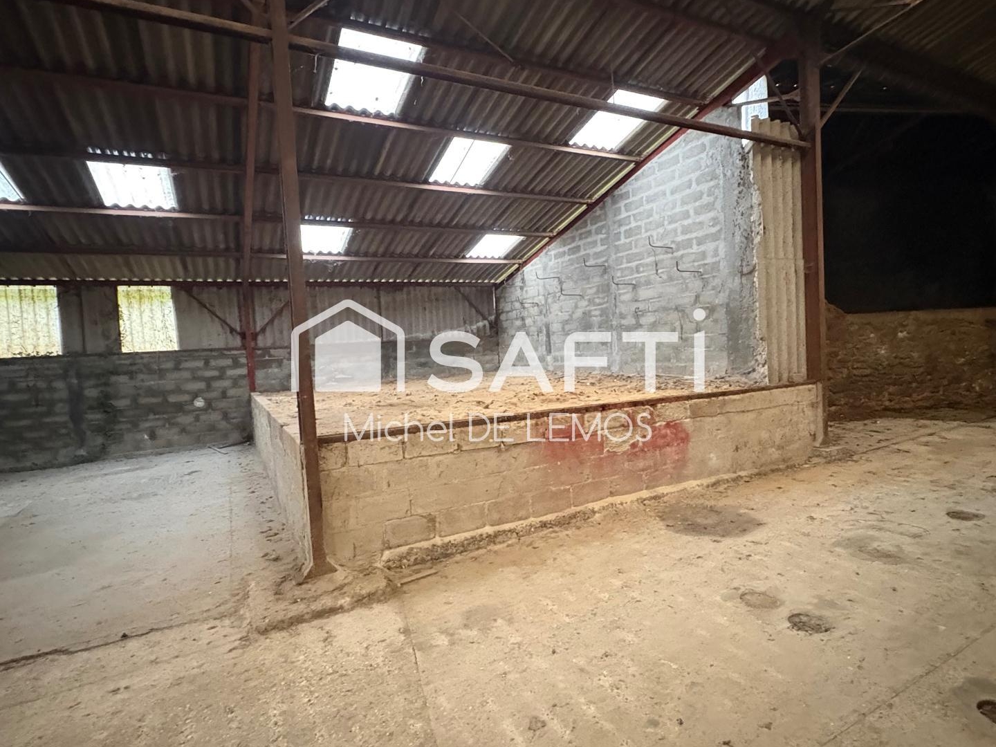 Locaux à vendre - 1 pièce - 450m2 - Mézières-Sur-Seine (78970)
