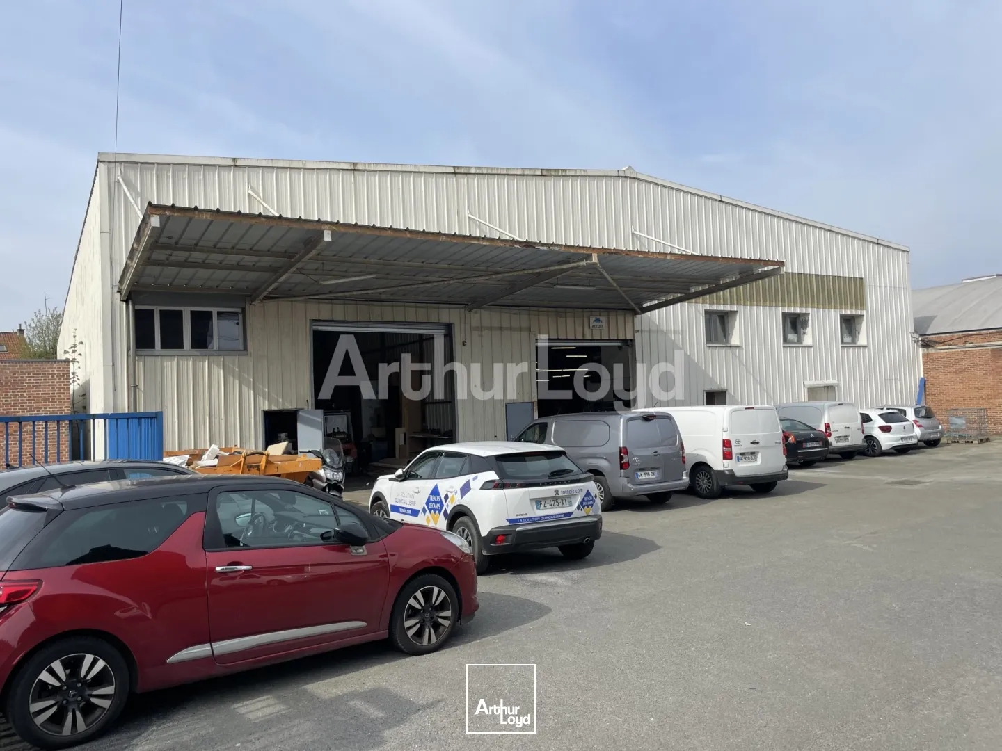 Entrepôt à vendre Tourcoing accès gros porteurs et portail sécurisé