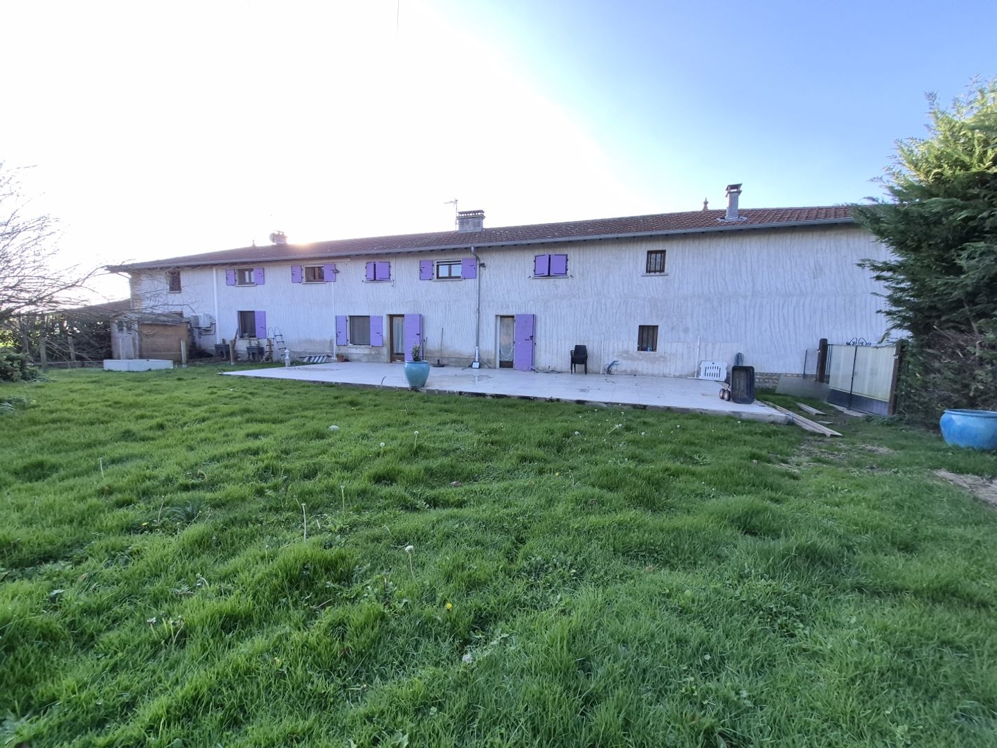Maison à vendre - 9 pièces - 358m2 - Saint-Paul-De-Varax (01240)