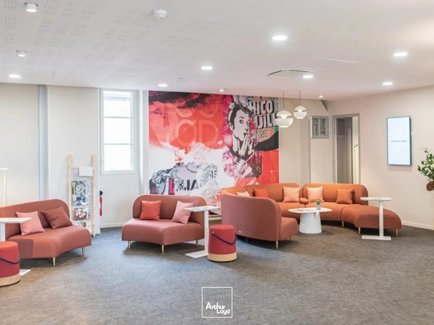 Bureaux opérés Paris 8ème arrondissement : accès immédiat gare et flexibilité totale