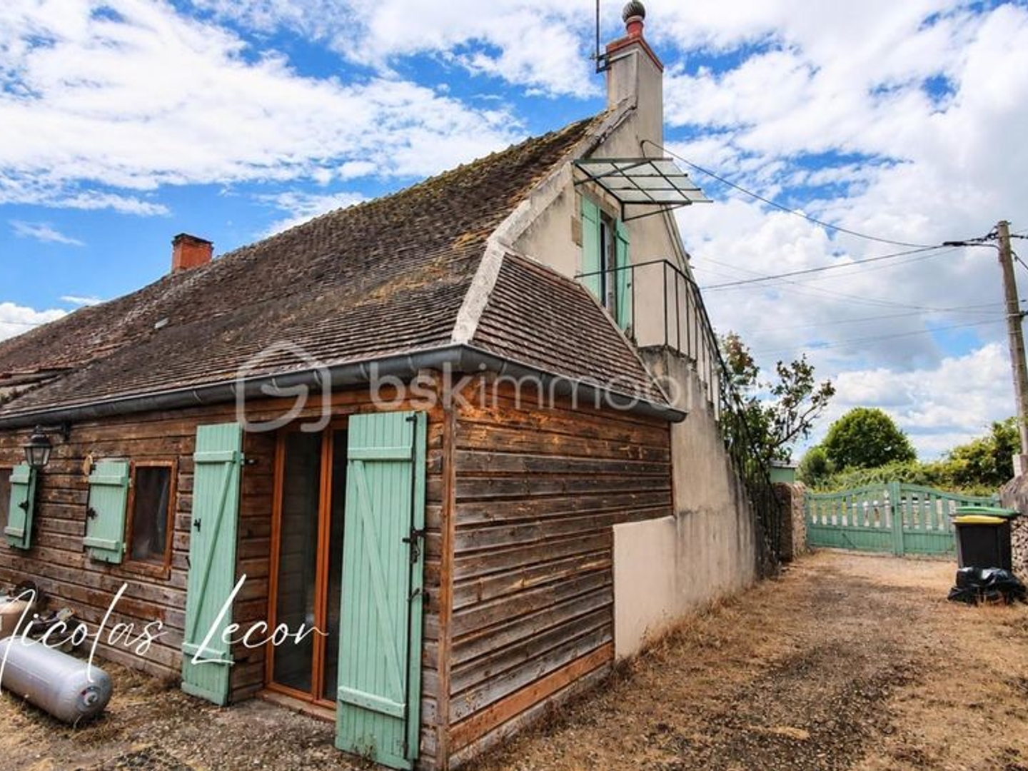 À vendre  Ensemble immobilier composé de deux habitations