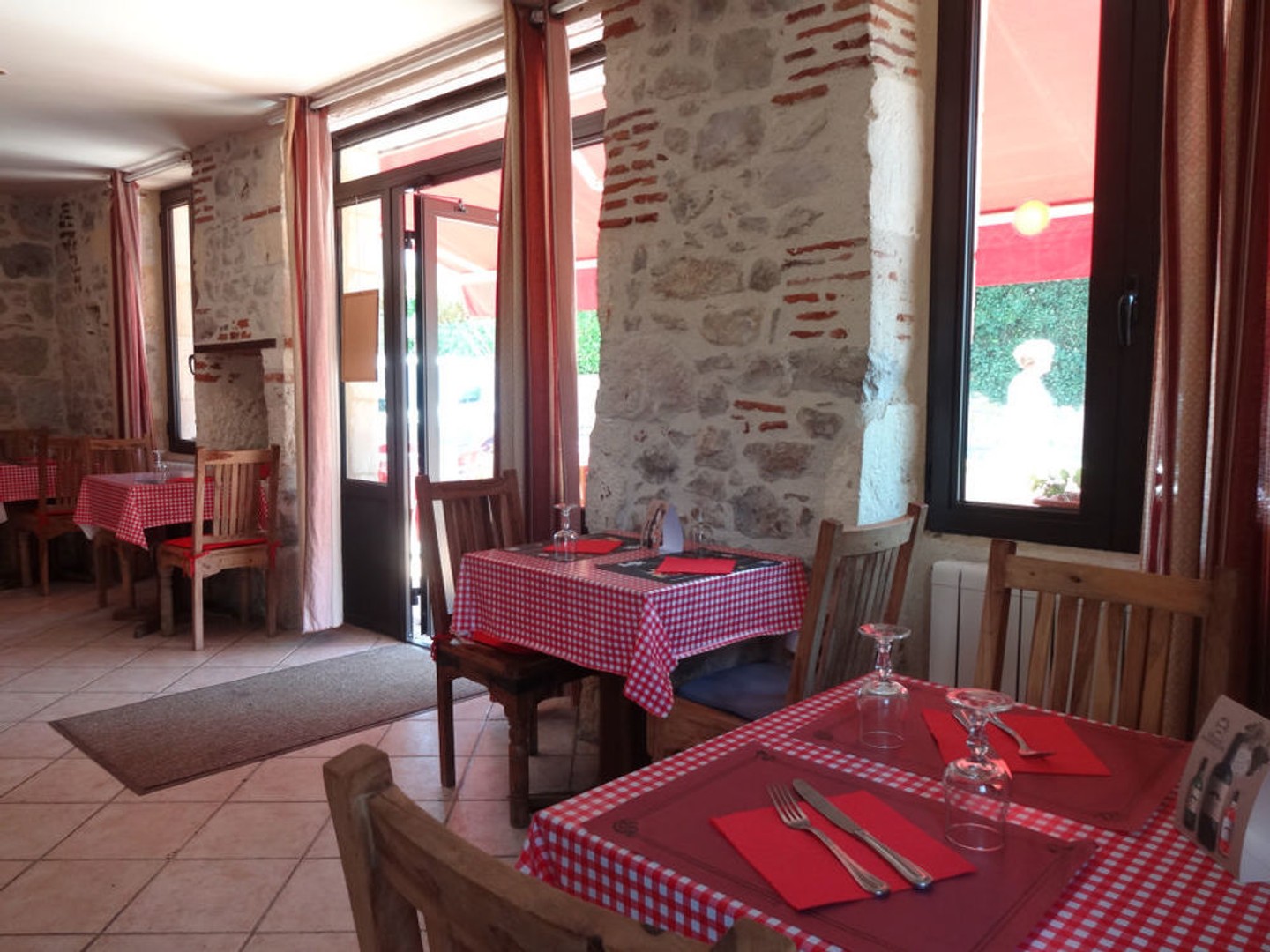 Région PRAYSSAC - vente de murs (commerce et appartement )