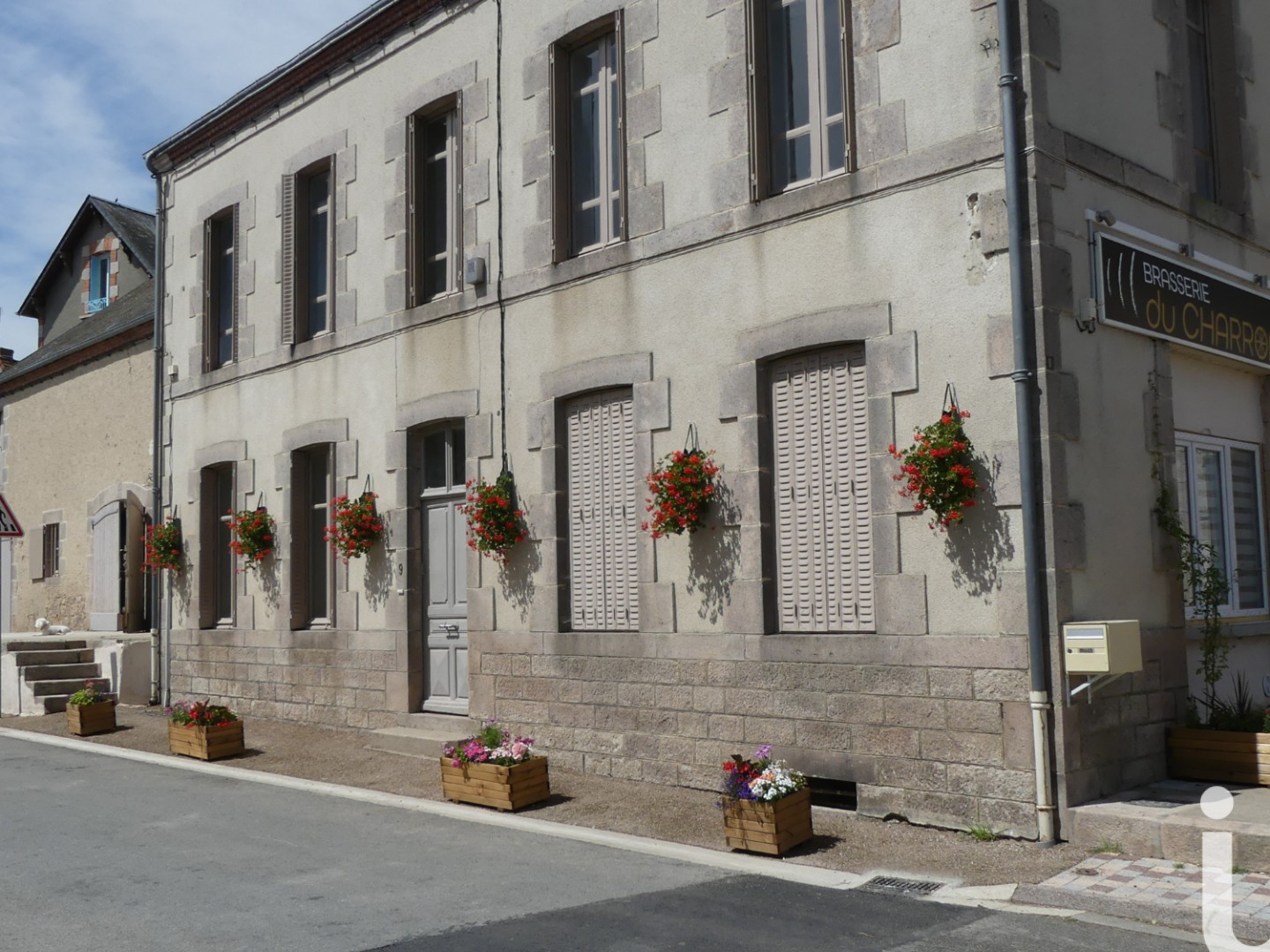 Maison 8 pièces 250 m²