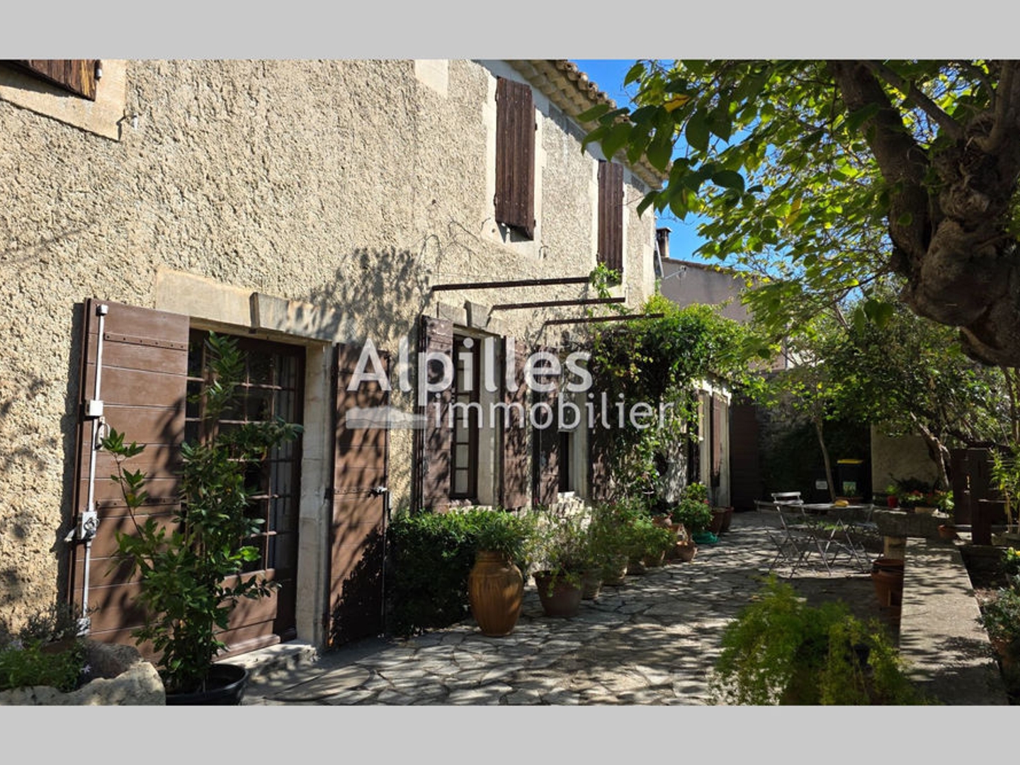 Maison à vendre - 8 pièces - 229m2 - Mouriès (13890)