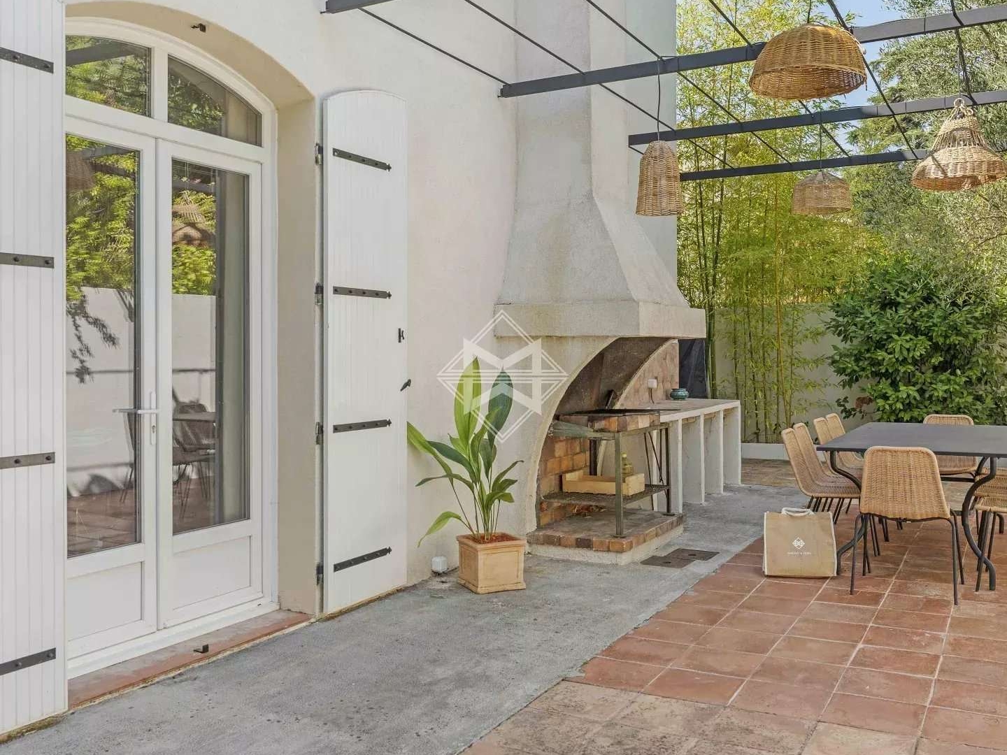 Maison 7 pièces 280 m²