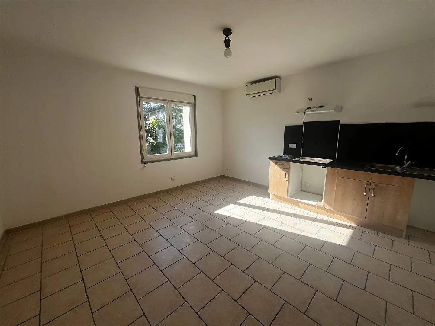 Maison à vendre - 9 pièces - 200m2 - Suze-La-Rousse (26790)